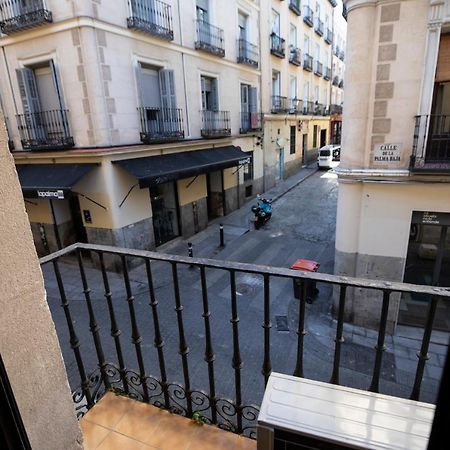 Hostal Los Perales Madrid Luaran gambar View of the street from the Hotel Cervantes