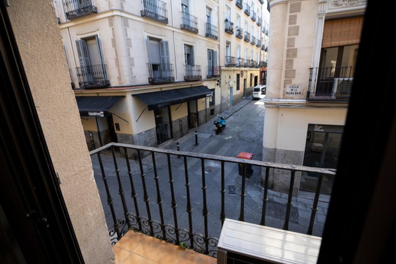 Hostal Los Perales Madrid Luaran gambar View of the street from the Hotel Cervantes