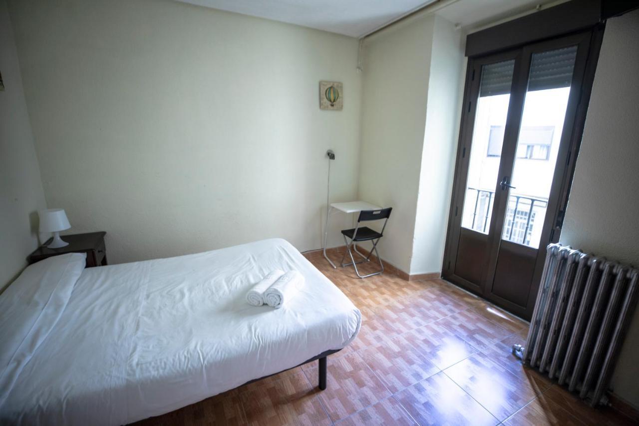 Hostal Los Perales Madrid Luaran gambar