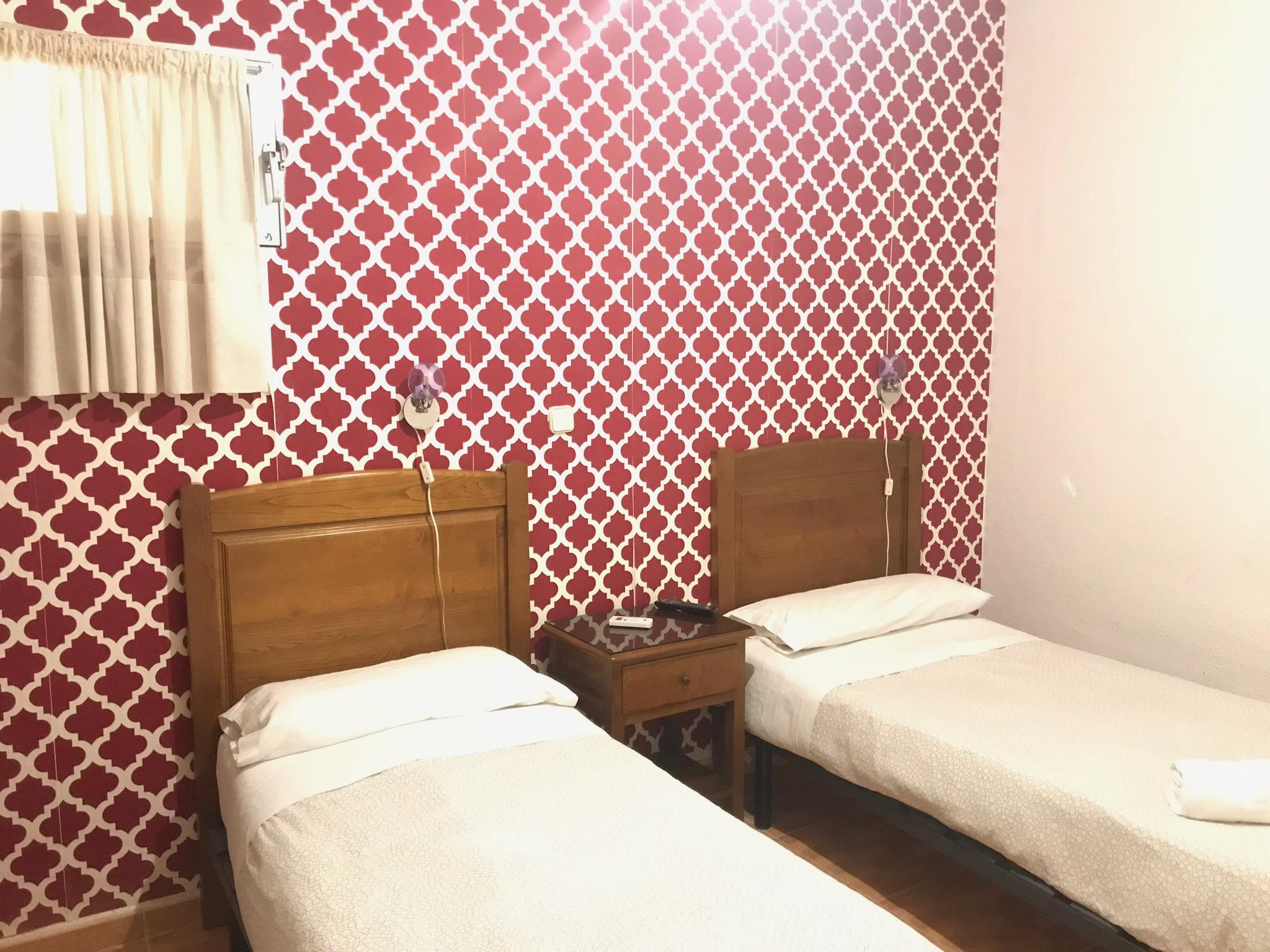 Hostal Los Perales Madrid Luaran gambar A room at the hotel